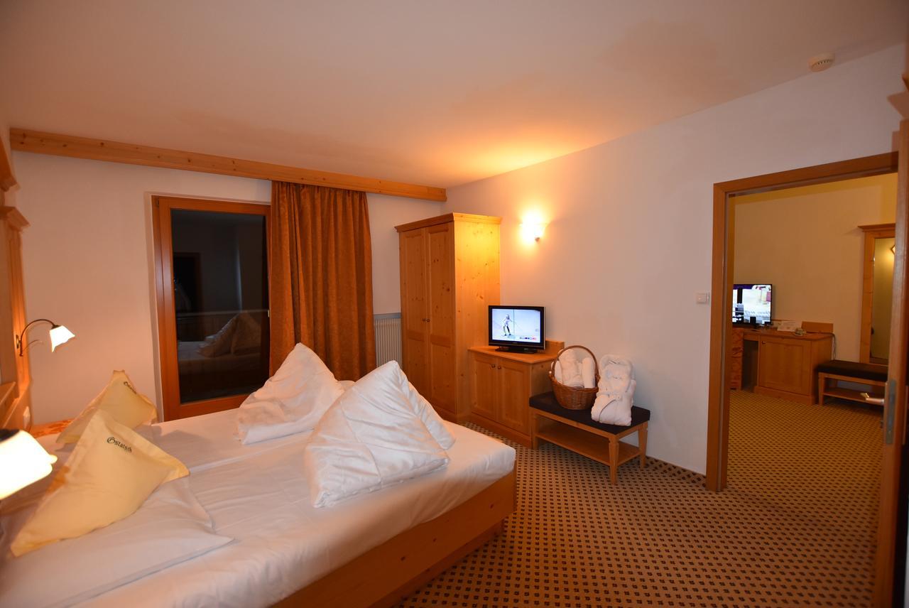Hotel Gstatsch アルペ・ディ・シウージ エクステリア 写真