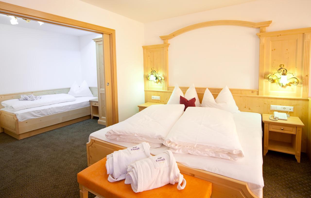 Hotel Gstatsch アルペ・ディ・シウージ エクステリア 写真