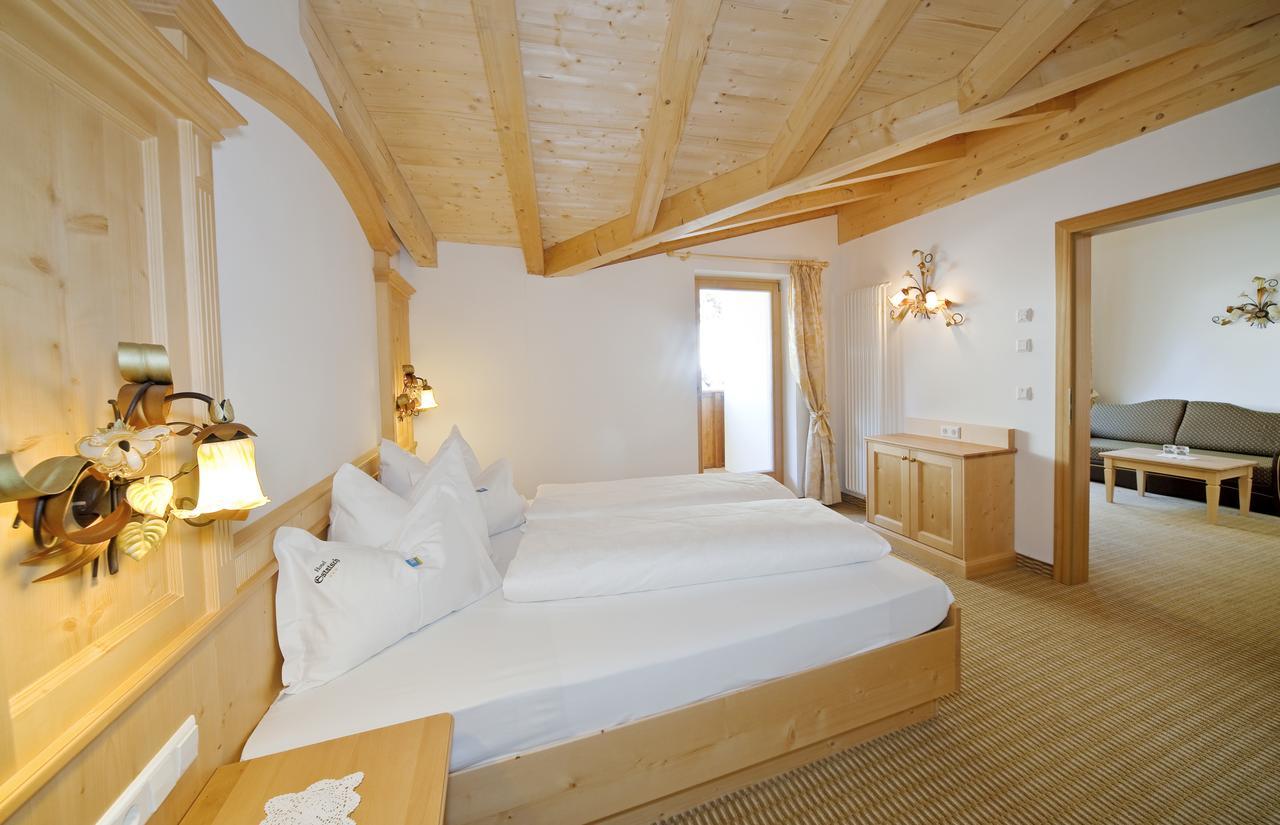 Hotel Gstatsch アルペ・ディ・シウージ エクステリア 写真
